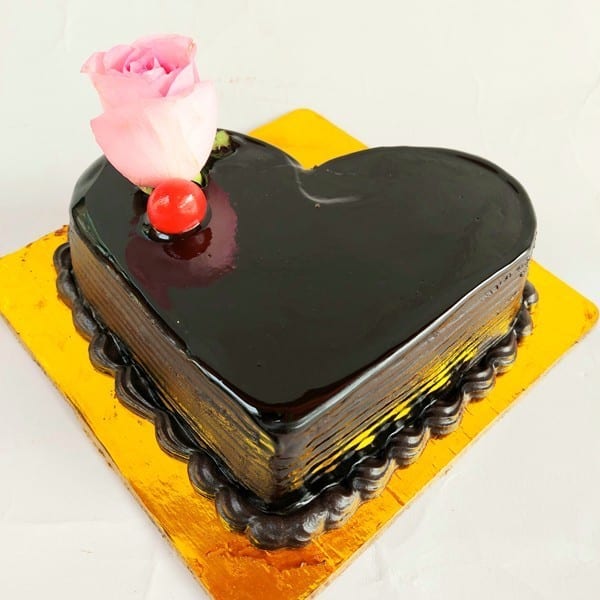 Chocolate Heart Cake With Pink Rose