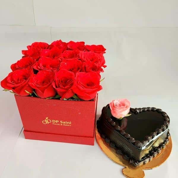 Celebrate this Christmas with Cake & Flowers Cake Delivery in Faridabad