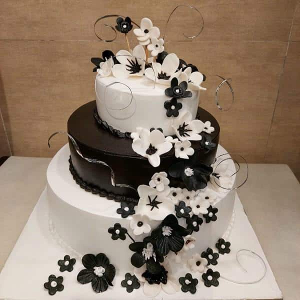 3-tier Black & White Cake