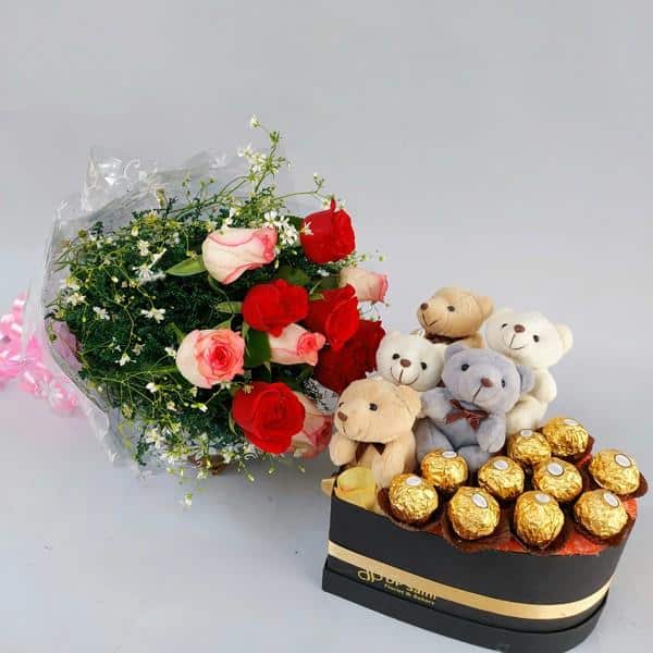Bunch of roses with rocher & teddy