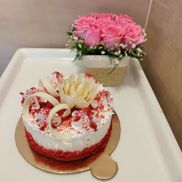 Pink rose Flower & Cake Combo