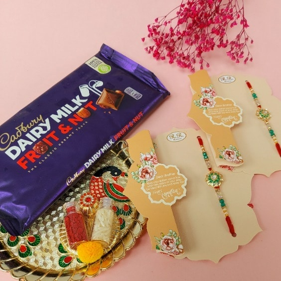 Rakhi-wd-chocolate