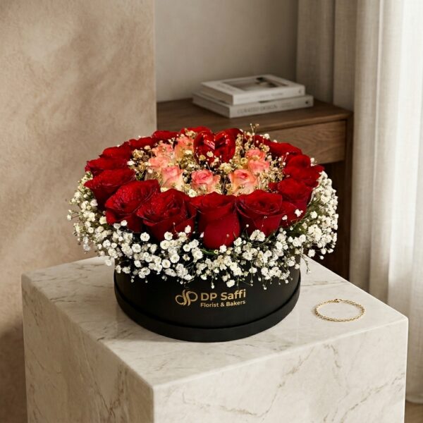 26 Mix Roses in Box