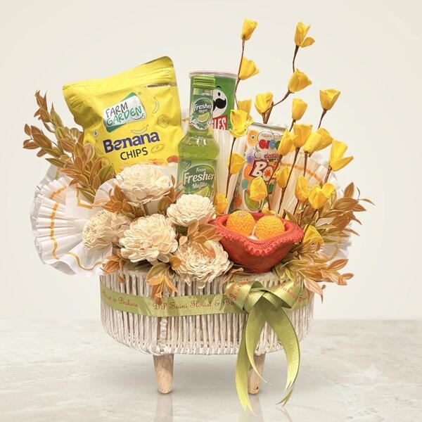 The Royal Sparkle Diwali Snack & Sip Hamper